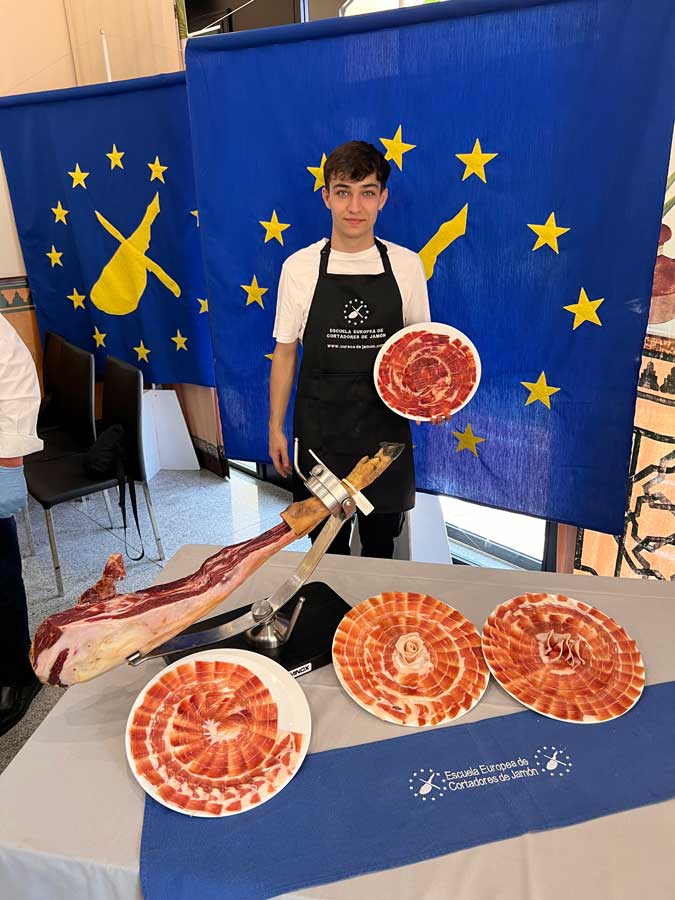 Curso Cortador de Jamón en Granada: Junio de 2024