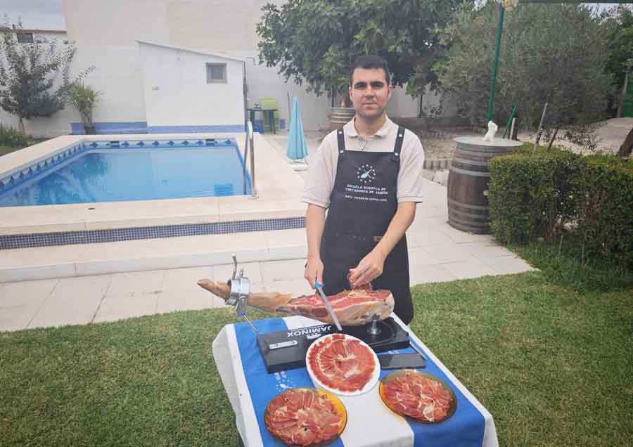 Sergio Rodríguez Cortador de Jamón en Motril