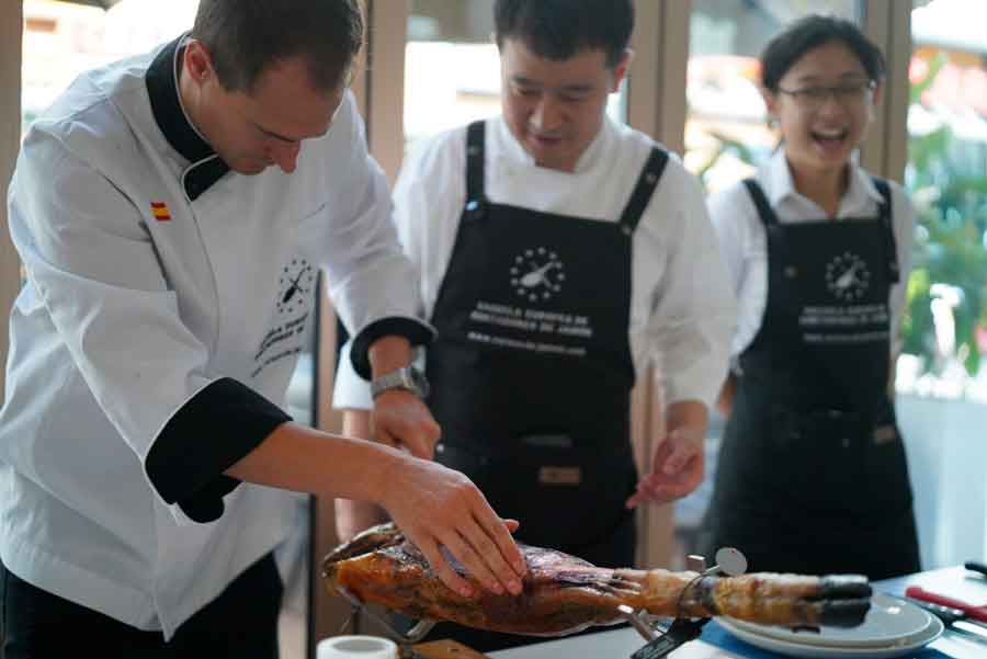 Escuela Europea de Cortadores de Jamón