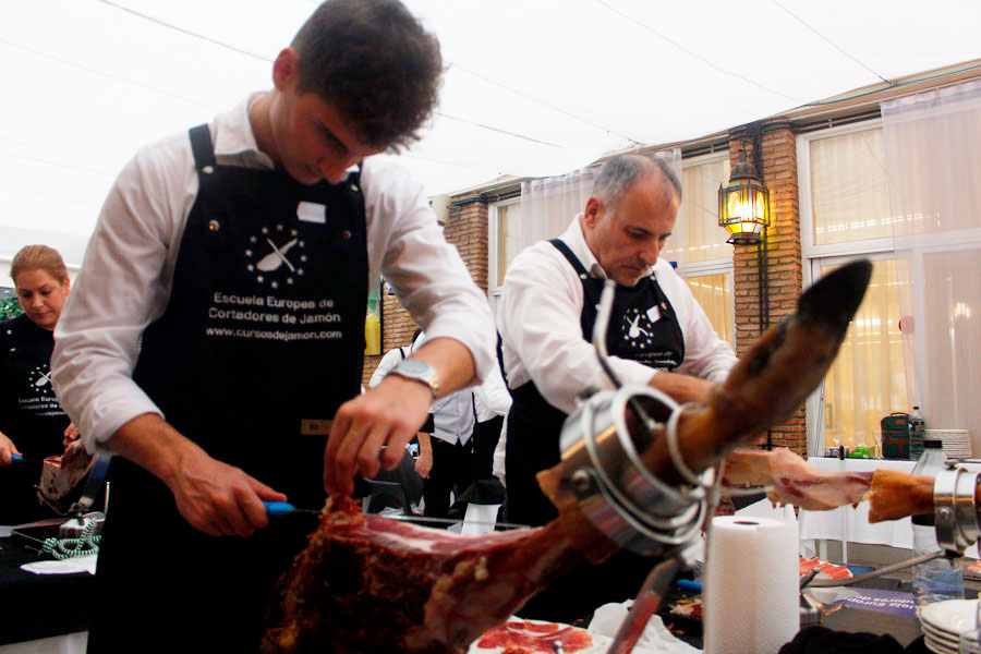 Fernando Estern Delgado, Cortador de Jamón en Bormujos, Sevilla