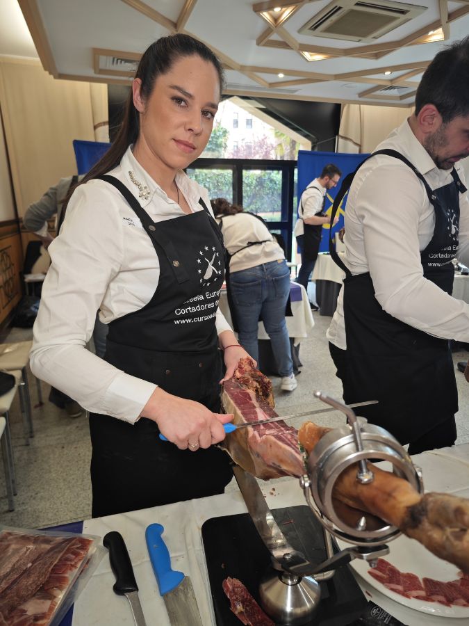 Maria Jose Martin Quirosa (2) Cortadora de Jamón en Granada
