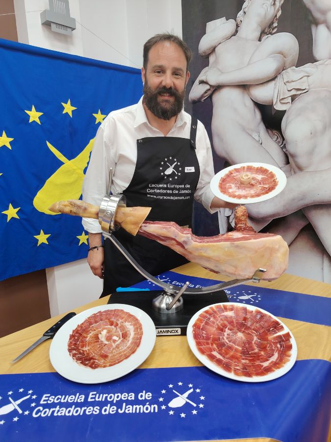 Curso Cortador de Jamón en Málaga Mayo 2025 (13) Curso Cortador de Jamón en Málaga