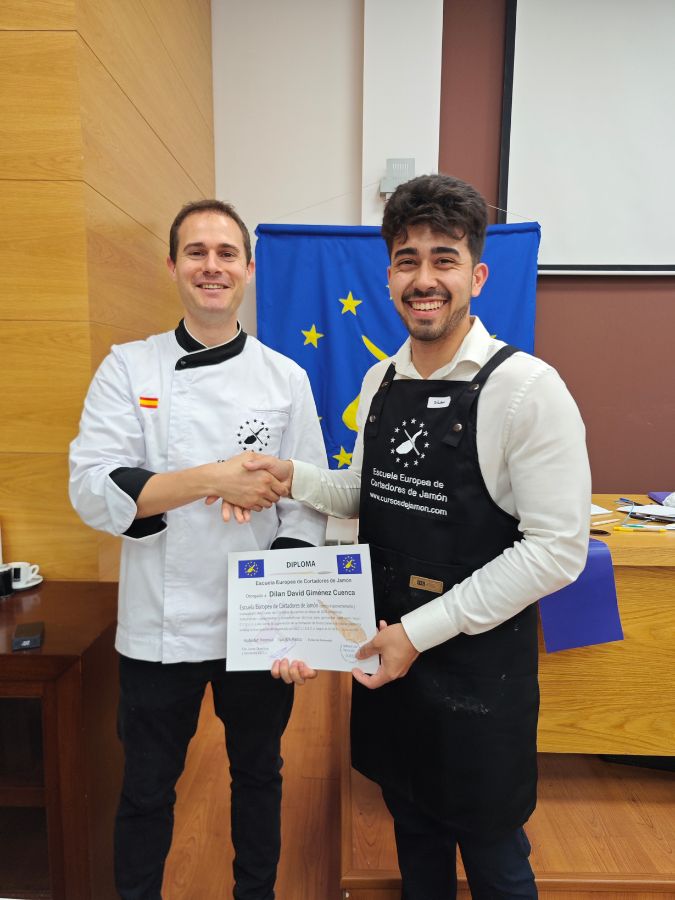 Curso Cortador de Jamón en Málaga Mayo 2025 (4) Curso Cortador de Jamón en Málaga