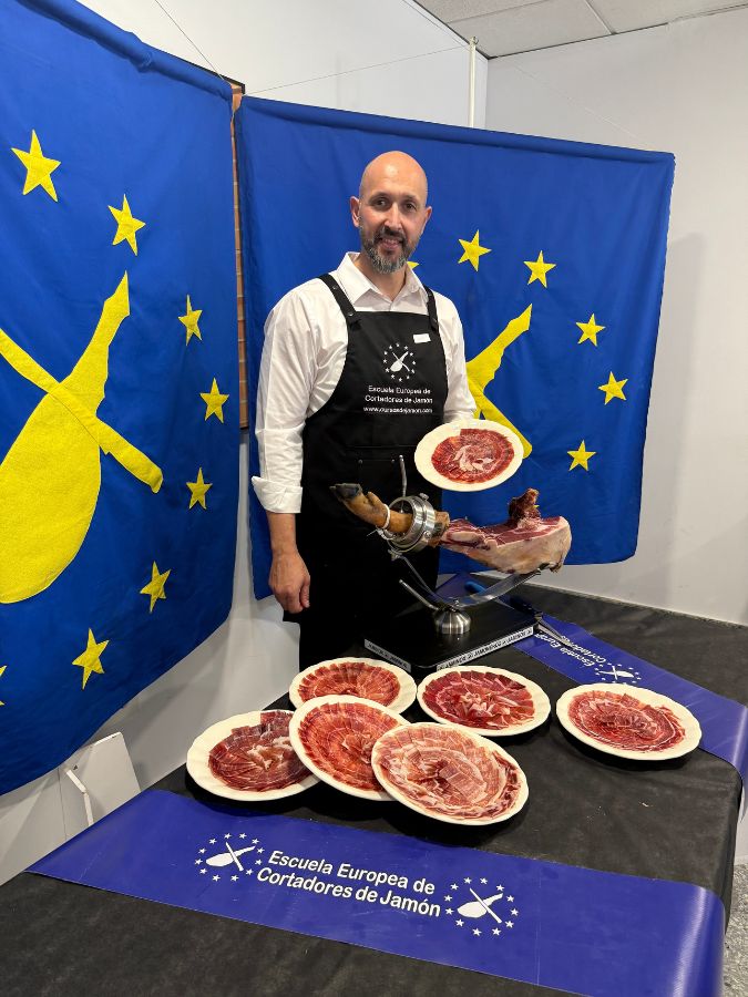 Curso Cortador de Jamón en Sevilla Mayo 2025 (5) cortador de Jamón en Sevilla