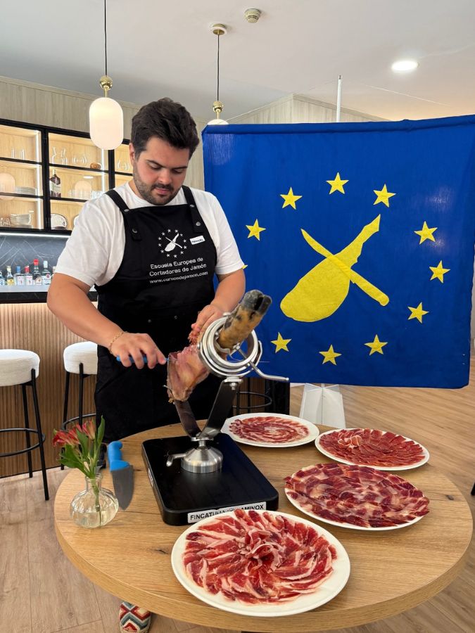 Cortador de Jamón en Aguilar de la Frontera