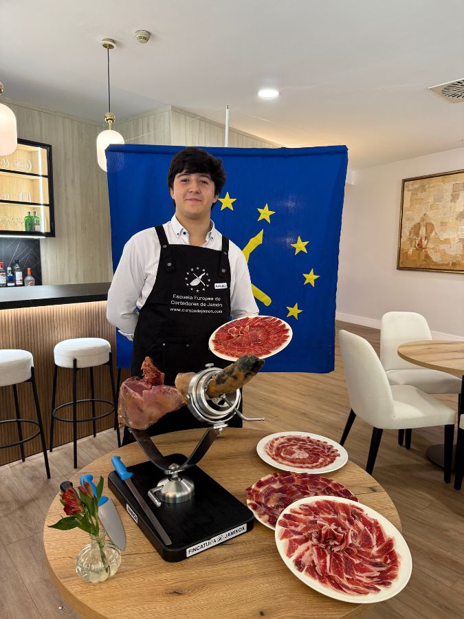 Cortador de Jamón en Córdoba - Andrés Jiménez Pérez (1) Cortador de Jamón en Córdoba