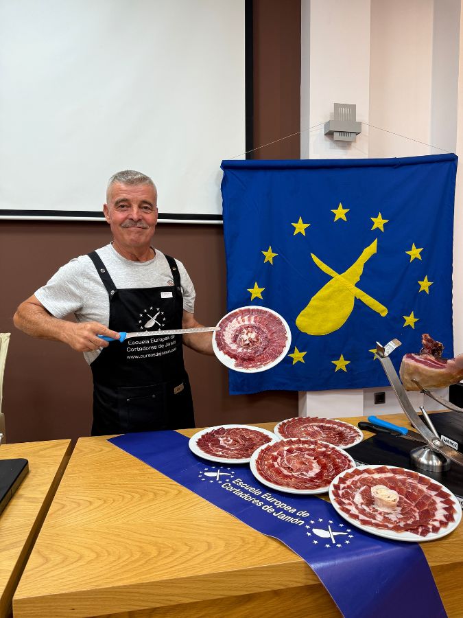 Curso Cortador de Jamón Málaga - Julio 2025 (5) Curso cortador de Jamón en Málaga