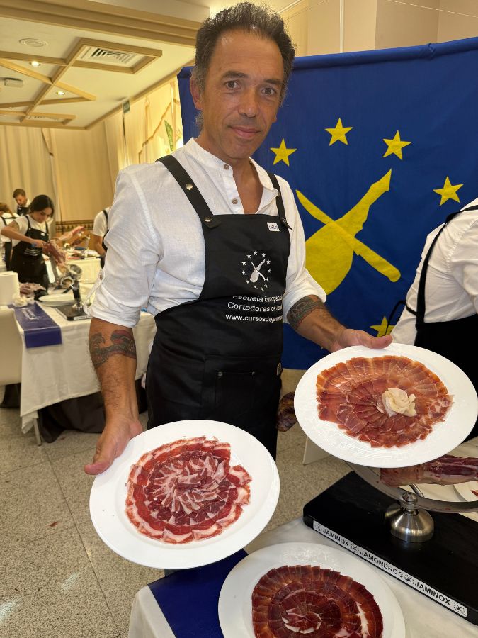 Curso Cortador de Jamón en Granada - Julio 2025 (6) Curso Cortador de Jamón en Granada