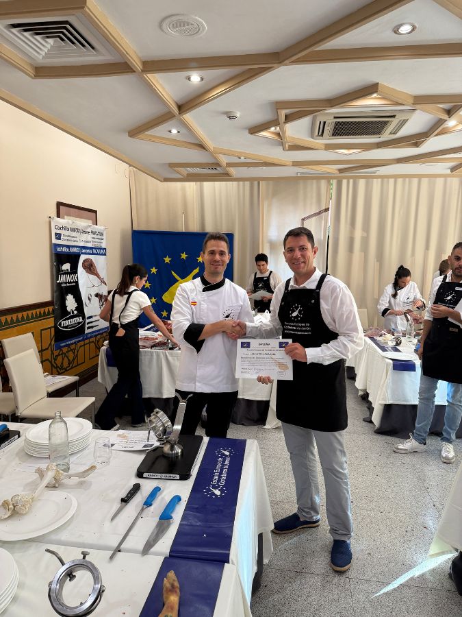 Curso Cortador de Jamón en Granada - Julio 2025 (9) Curso Cortador de Jamón en Granada