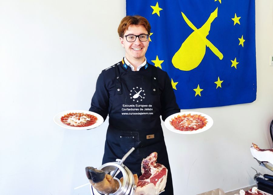 Ariel Rubio Suárez, Cortador de Jamón en Oviedo, Asturias