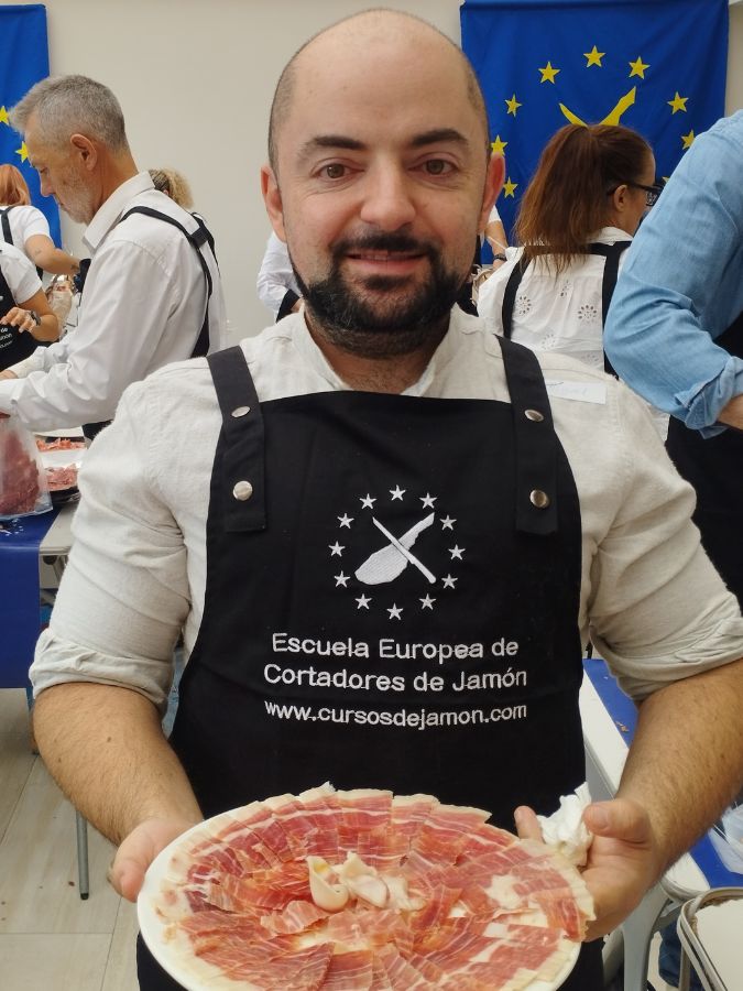 Miguel Ángel Gallardo – Cortador de Jamón en Móstoles, Madrid