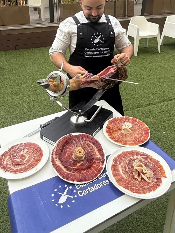 Miguel Ángel Gallardo – Cortador de Jamón en Móstoles, Madrid